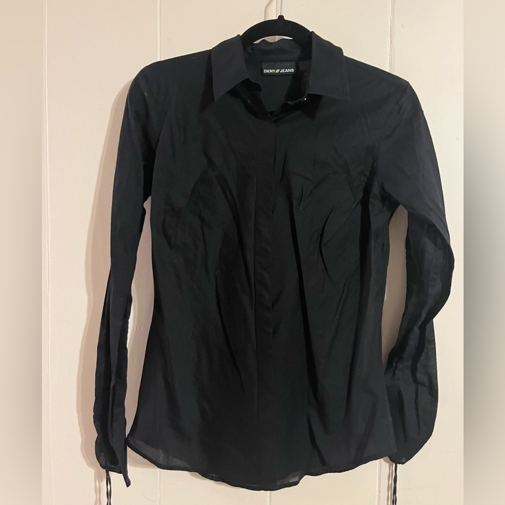 DKNY 100% cotton long sleeve button down